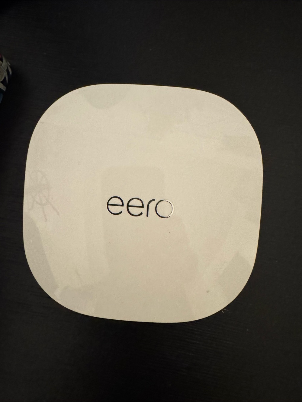 eero White Mesh Wi‑Fi Beacon Unit